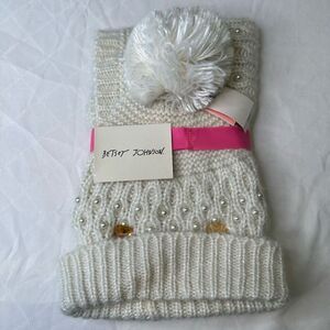 Betsey Johnson Faux Pearl Embellished Beanie & Snood Set One Size Ivory Knit NWT